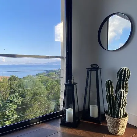 Magnifique Vue Avec Piscine