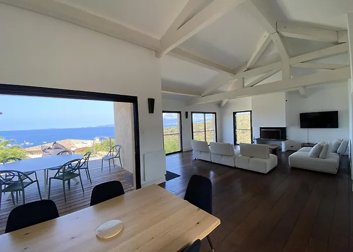Magnifique Vue Avec Piscine