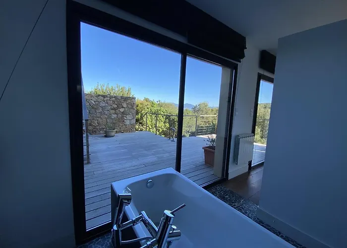 Magnifique Vue Avec Piscine Villa