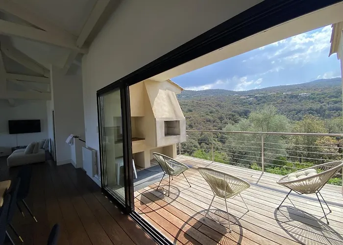 Magnifique Vue Avec Piscine Coti-Chiavari